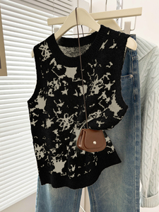 Chaleco de punto sin mangas para mujer con cuello redondo y estampado abstracto de salpicaduras de tinta, ajuste holgado, ideal para otoño e invierno como prenda exterior para capas. - Product Image 3