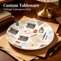 Service de table personnalisable en porcelaine fine, style moderne vintage avec lettrage en relief, vaisselle en céramique personnalisable