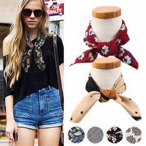 Mini piccola sciarpa quadrata/fazzoletto accessorio compatto ma elegante - Product Image 1