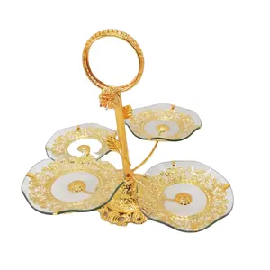 Toptan altın 4 lastik sertleştirilmiş döner cam kek standı düğün pastası tatlı servis tepsileri çiçek lüks ekran kubbe