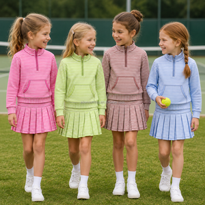 Ensemble sweat-shirt et jupe plissée rayée en polyester pour filles – Vente en gros, couleur et taille personnalisables, marque privée - Product Image 3