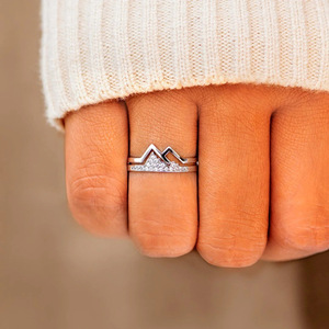 Anello a doppio strato con cuore di montagna per donna, gioiello minimalista impilabile, accessorio di moda per tutti i giorni - Product Image 2