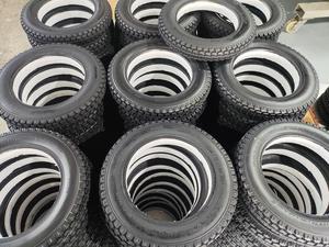 Pneus en caoutchouc remplis de PU de 12.5 pouces pour une utilisation intérieure et extérieure-réduction du bruit, capacité de charge élevée, personnalisation - Product Image 2