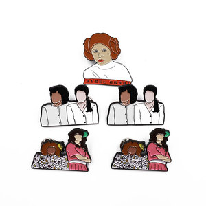 <span class=keywords><strong>2025</strong></span> Nhà Máy Trung Quốc Tùy Chỉnh 3D Trang Trí Men Cứng Phim Hoạt Hình Ve Áo Pin Mềm Men <span class=keywords><strong>Epoxy</strong></span> Quay Ve Áo Pins Huy Hiệu - Product Image 3