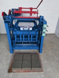 Machine à Briques Creuses Personnalisée 4-<span class=keywords><strong>35</strong></span> à <span class=keywords><strong>Prix</strong></span> Compétitif – Machine <span class=keywords><strong>de</strong></span> Fabrication <span class=keywords><strong>de</strong></span> Blocs <span class=keywords><strong>de</strong></span> <span class=keywords><strong>Ciment</strong></span> - Product Image 2