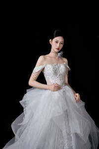 Design moderne Robe de mariée pour <span class=keywords><strong>femme</strong></span> à épaules dénudées Robes de mariée en dentelle pour femmes avec <span class=keywords><strong>jupe</strong></span> de longueur au sol - Product Image 2