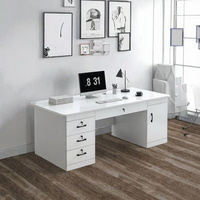 Bureau de travail moderne pour la maison, poste de travail informatique avec tiroirs et armoire, mobilier de bureau blanc