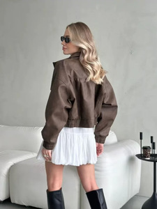 Jaket Kulit Wanita Vintage 2026 Model Distressed dengan Ritsleting, Jaket Bomber Crop Oversize, Saku Berflap, Streetwear Y2K, Mantel Motor - Product Image 6