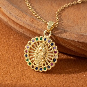 Collar con Colgante de Madonna de Circonio, Diseño Hueco Personalizado y Exquisito para Mujer, Joyería María - Product Image 6