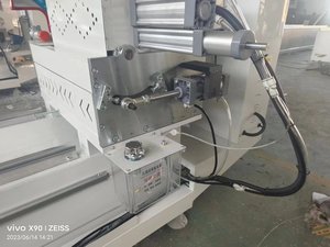 Machine de découpe automatique de précision en aluminium de 550 mm, machine à scie à profil de coupe d'<span class=keywords><strong>angle</strong></span> pour <span class=keywords><strong>PVC</strong></span> et UPVC, coupe à <span class=keywords><strong>angle</strong></span> <span class=keywords><strong>variable</strong></span> - Product Image 5