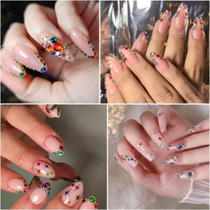 อุปกรณ์ตกแต่งเล็บคริสตัลแก้ว 12 ช่อง ประดับเพชรแบนวิบวับ สำหรับตกแต่งเล็บ - Product Image 2