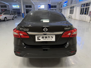 <span class=keywords><strong>รถ</strong></span>ยนต์มือสอง ปี 2022 <span class=keywords><strong>รุ่น</strong></span>คลาส<span class=keywords><strong>ส</strong></span>ิค 1.6XE CVT คอมฟอร์ท อีดิชั่น <span class=keywords><strong>นิ</strong></span><span class=keywords><strong>ส</strong></span><span class=keywords><strong>ส</strong></span>ัน ซิลฟี่ - Product Image 5