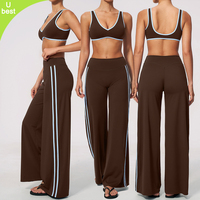 Ensemble de sport 2 pièces pour femme, style athleisure, avec soutien-gorge à rayures rétro et dos échancré, et pantalon taille haute à jambes larges