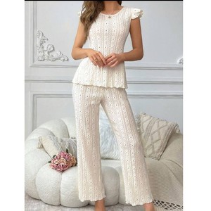 Conjunto de pijama informal para mujer, con estampado de corazones, estilo europeo y americano, color negro, pantalones sin mangas. - Product Image 3