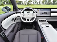 Berline hybride rechargeable haut de gamme à longue autonomie, habitacle confortable, Changan Qiyuan A06, 4 portes, 5 places, idéale pour l'exportation mondiale