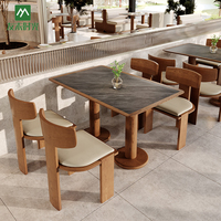 Chaises et table de café écologiques durables sur mesure, design moderne commercial, mobilier de restaurant, bois massif, utilisation hôtelière