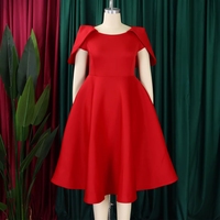 Robe de soirée élégante en satin à col carré, avec nœud sur l'épaule, poches latérales et jupe évasée mi-longue pour femme