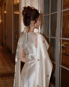 Abito lungo da donna beige in raso con maniche a cappa, senza maniche, collo alto, elegante <span class=keywords><strong>per</strong></span> serate formali, feste, balli di fine anno, matrimoni e occasioni speciali - Product Image 5