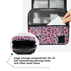 Trousse de toilette de voyage portable grand format, imperméable, avec logo personnalisé et motif imprimé léopard - Product Image 5