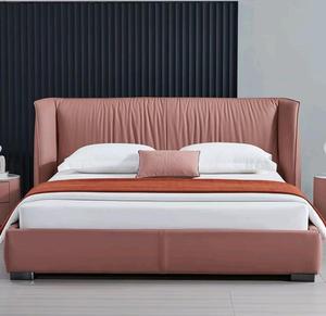 Ensemble de lit double de luxe européen en cuir français et bois massif sculpté King Size pour chambre principale et lit de mariage - Product Image 4