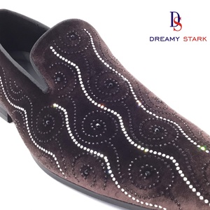 Zapatos de Vestir para Hombre de Alta Gama con Logotipo Personalizado, Cuero Genuino Hecho a Mano, Nuevo Diseño de Diamantes DIY de Alta Calidad, Estilo Slip-On Ligero para Otoño - Product Image 5