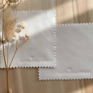Chiffon de <span class=keywords><strong>nettoyage</strong></span> pour bijoux de voyage de luxe dans une enveloppe en papier, logo personnalisé imprimé, polisseur de bijoux en microfibre - Product Image 5