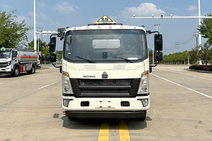 Camión Cisterna de Combustible CLW Nuevo 4x2, Tanque de 11000L, Transmisión Manual, Transportador de Productos Inflamables - Product Image 6