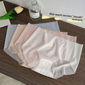 Nouvelles culottes ultra-fines en soie antibactérienne pour femmes, effet fesses galbées, respirantes en soie glacée pour l'été, sexy, ODM - Product Image 2
