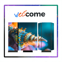 Écran d'affichage numérique commercial LED portable et mobile à trois volets avec HDR10+ 8K, étanche IP65 et CMS basé sur le cloud