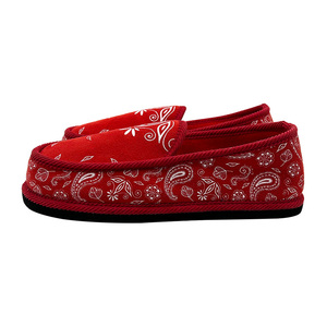 Comode <span class=keywords><strong>scarpe</strong></span> da <span class=keywords><strong>uomo</strong></span> alla moda con stampa bandana ciabatte antiscivolo <span class=keywords><strong>Memory</strong></span> <span class=keywords><strong>Foam</strong></span> per interni <span class=keywords><strong>in</strong></span> microfibra da esterno - Product Image 3