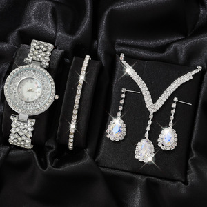 New Fashionable High-end Personalized Diamond Inlaid Small square Watch+pearl Jewelry 5pcs/set - Product Image 2