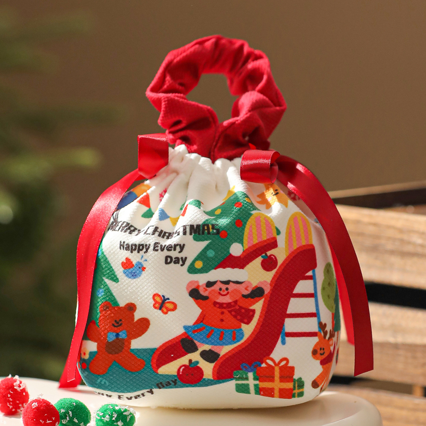 Petit toboggan de Noël plissé rouge