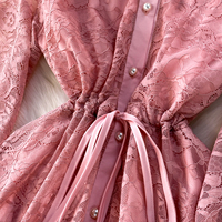 Robe longue décontractée pour femme, élégante, blanche, en dentelle, coupe trapèze, col perlé, manches lanternes, taille à cordon de serrage, boutonnée, pour le quotidien