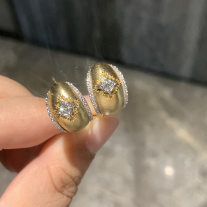 อาซูโอ 18K เครื่องประดับทองคำแท้ Au750 เพชรธรรมชาติแท้รูปทรงพระจันทร์วินเทจต่างหูของขวัญสำหรับผู้หญิงงานแต่งงาน - Product Image 3