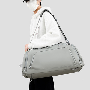 حقيبة رياضية فاخرة للجنسين مخصصة بشعار، سعة كبيرة، مقاومة للماء، مصنوعة من البوليستر أكسفورد، للسفر والرياضة واللياقة البدنية - Product Image 5