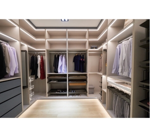 Sistema de Armario Abierto de Lujo CANA, Hecho a Medida, Precio de Fábrica, Estantes Modulares Beige para Vestidor con Luz LED - Product Image 1