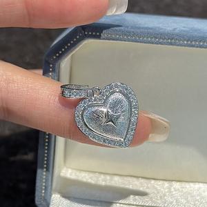 Pendentif en argent pur S925 avec un design vintage en forme de cœur brossé, style français simple, matériau principal en platine - Product Image 1