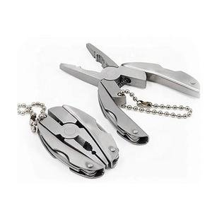 Pinza Multiuso Tascabile in Acciaio Inossidabile con Catena a Sfera, Misure Metriche, con Denti Seghettati, Disponibile a Magazzino - Product Image 1