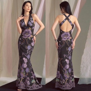 Vestido Largo Maxi Elegante con Estampado Floral Retro Vintage, Cuello Halter, Tirantes Cruzados, Espalda Abierta, Cintura Ajustada y Dobladillo de Sirena - Product Image 1