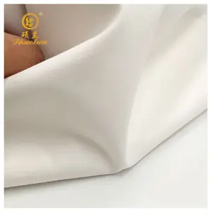 Stoff mit dem günstigsten Preis für Hemd Produkt mit 100% Baumwolle 133*100 Blech Weiß T-Shirt Stoff gewebt Plain 120gsm