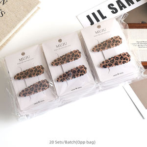 MUJU D426 Pinzas para el <span class=keywords><strong>pelo</strong></span> de mujer de acrílico con degradado de color leopardo, 6 cm, con diseño de mariposa, peine, festoneadas, ovaladas, translúcidas, con logotipo personalizado - Product Image 4