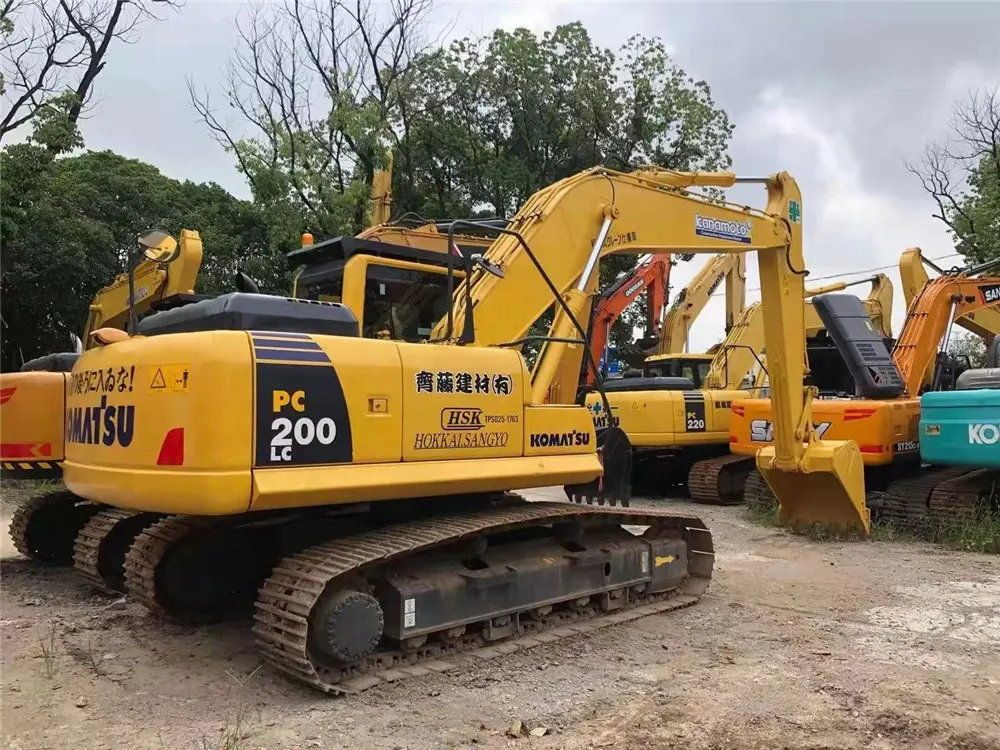 حفّار مستعمل Komatsu PC200-8 من من ومن ومن ومن ثم للبيع