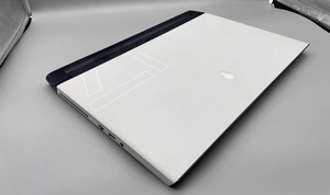 Core I7 de 10.ª Generación, Pantalla Grande de 17.3 Pulgadas, RTX2070s, 16 GB de RAM, SSD de 512 GB, Ware M17 R3 M17 R3 - Product Image 2