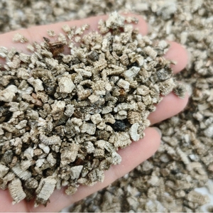 Vermiculite expansée de qualité supérieure 5-8 mm |   Granulés d'isolation thermique pour l'acier fondu des aciéries, pour la couverture à chaud - Product Image 5