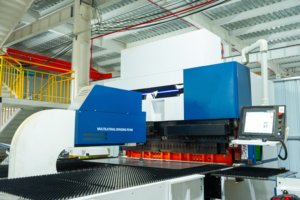 Presse plieuse CNC à haute performance de sécurité et à pliage flexible pour tôles - Product Image 3