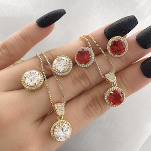 Parure de bijoux avec pierre principale ronde, style simple et élégant, collier et boucles d'oreilles en zircon cubique, pour femme, pour le quotidien et les fêtes - Product Image 1