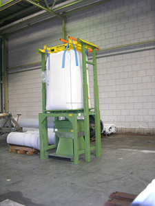 Station de déchargement de sacs sur mesure pour poudre de silicone, granulés plastiques, résines, aliments pour animaux - Système de déchargement de big bags - Product Image 3
