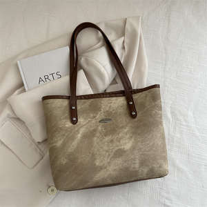 Sac à bandoulière grande capacité pour femme avec pendentif nuage, sac fourre-tout tendance pour femme - Product Image 6