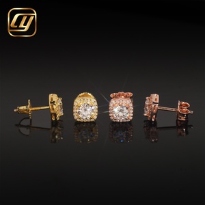 Boucles d'oreilles clous en argent sterling S925 avec halo de moissanite, pavées de diamants carrés, plaquées or, bijoux fins pour femmes, en gros, stock disponible - Product Image 3