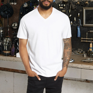 <span class=keywords><strong>T</strong></span>-shirts blancs personnalisés pour hommes à bas prix 100% coton <span class=keywords><strong>col</strong></span> en <span class=keywords><strong>v</strong></span> style décontracté d'é<span class=keywords><strong>t</strong></span>é avec logo personnalisé motif solide vente en gros - Product Image 4